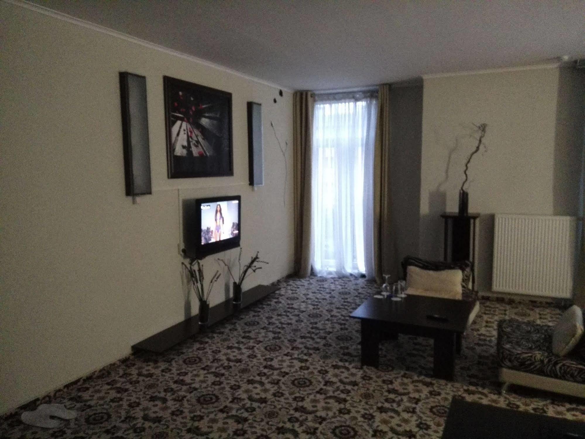 Apartamenty Na Borodinskoi Kaliningrad Ngoại thất bức ảnh